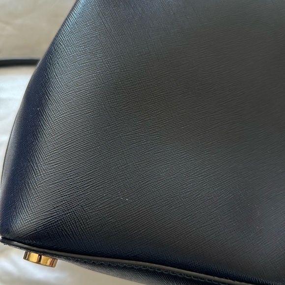 Michael Kors Bag Savannah Navy Admiral Tri-compartment Satchel Bag Poof Keychain - Picture 17 of 17